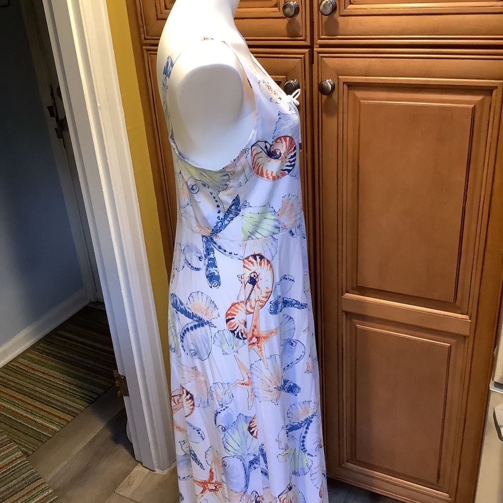 NWOT MAXI DRESS WITH BEACH OBJECTS ALL OVER - Picture 3 of 6